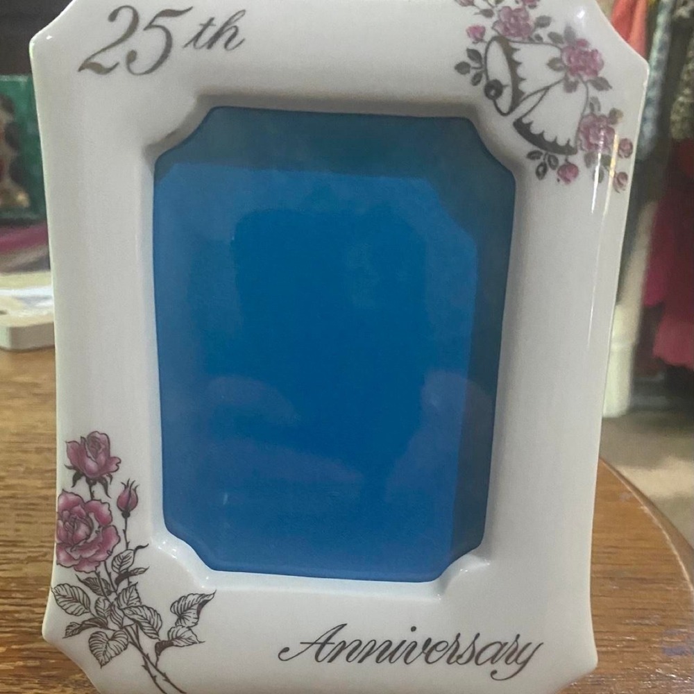 White Treasure Masters 25th Anniversary Porcelain Photo Frame